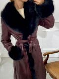 Zateplený koženkový kabát burgundy s čiernou kožušinou A 74