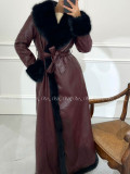 Zateplený koženkový kabát burgundy s čiernou kožušinou A 74