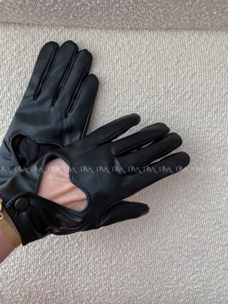 Koženkové rukavice so srdiečkom čierne  G 57