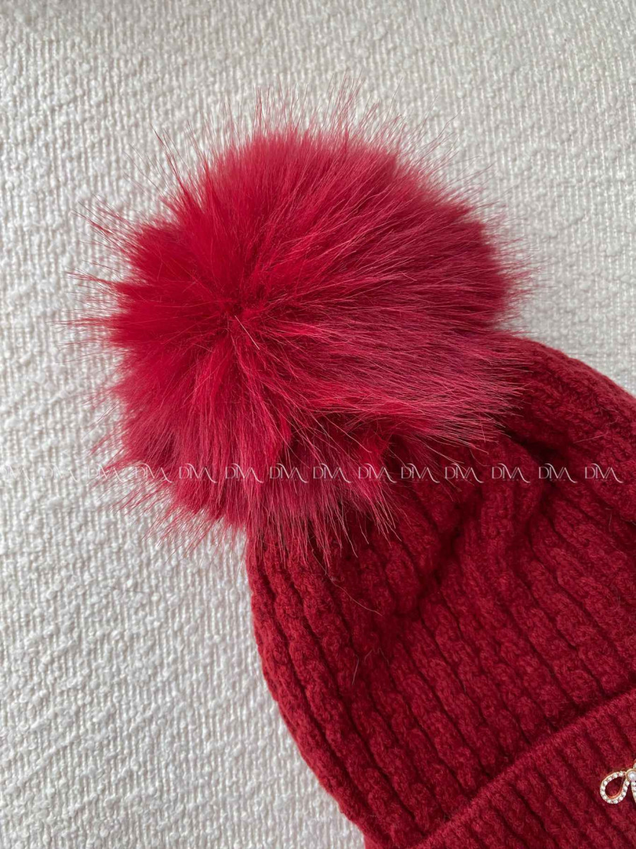 Pletená čiapka s mašličkou a brmbolcom červená