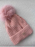Pletená čiapka s mašličkou a brmbolcom ružová