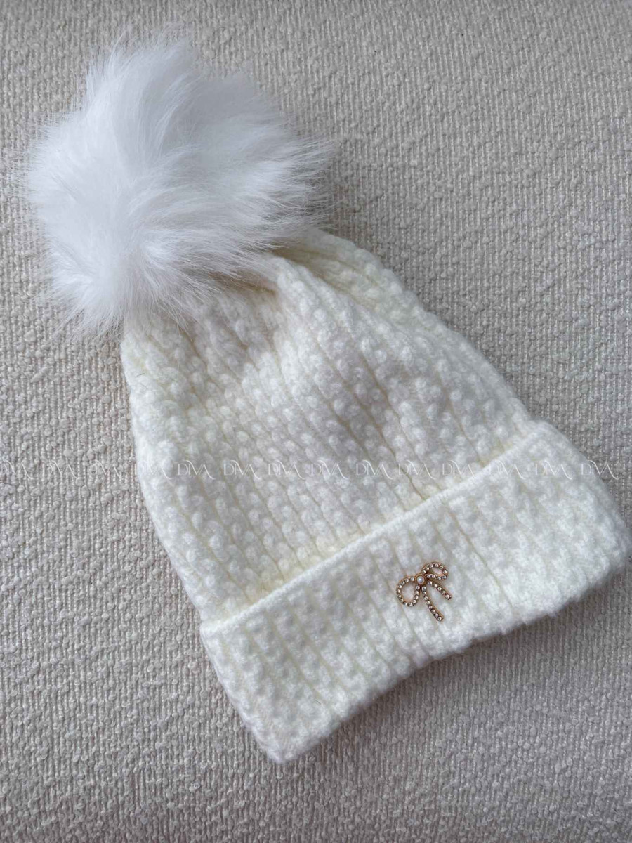 Pletená čiapka s mašličkou a brmbolcom biela 