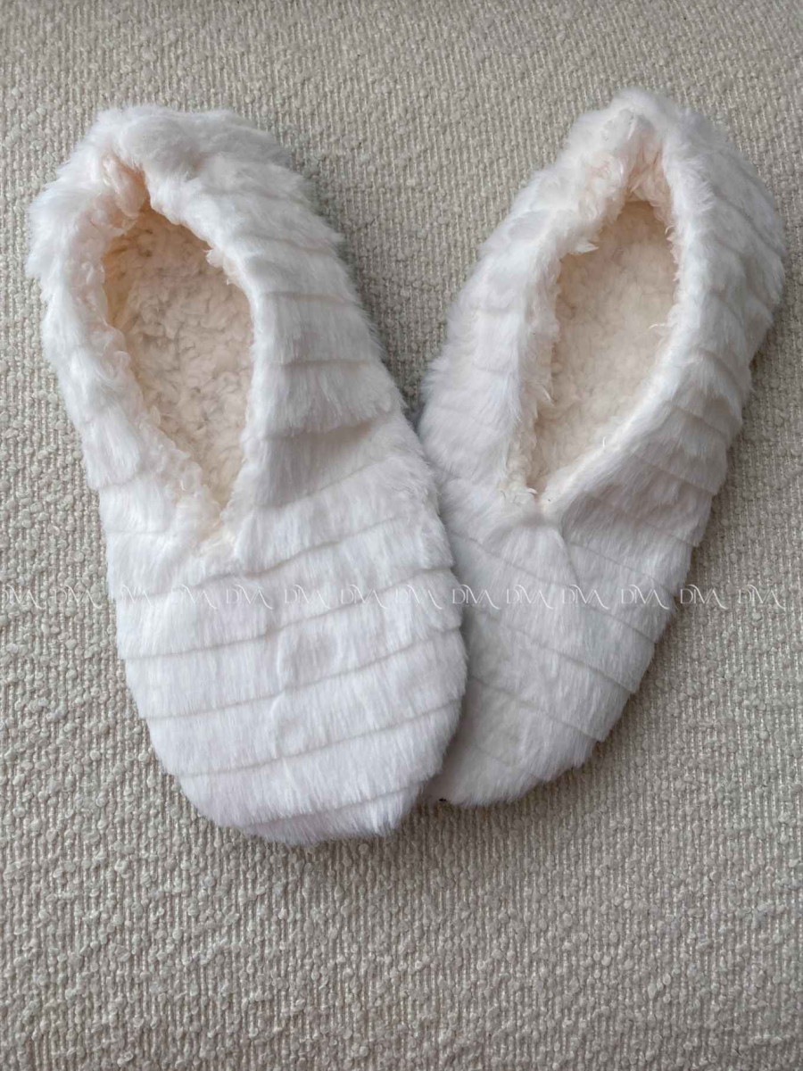 Kožušinové huňaté papučky biele 