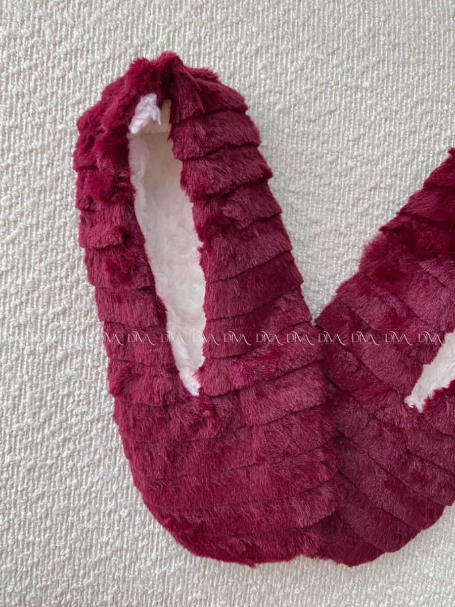 Kožušinové huňaté papučky burgundy