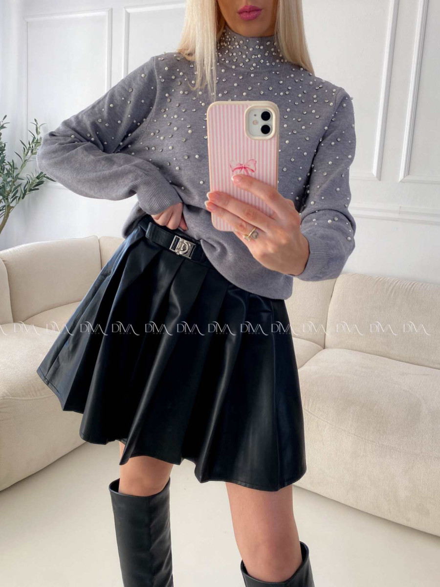 Koženková skladaná sukňa s prackou čierna A 167