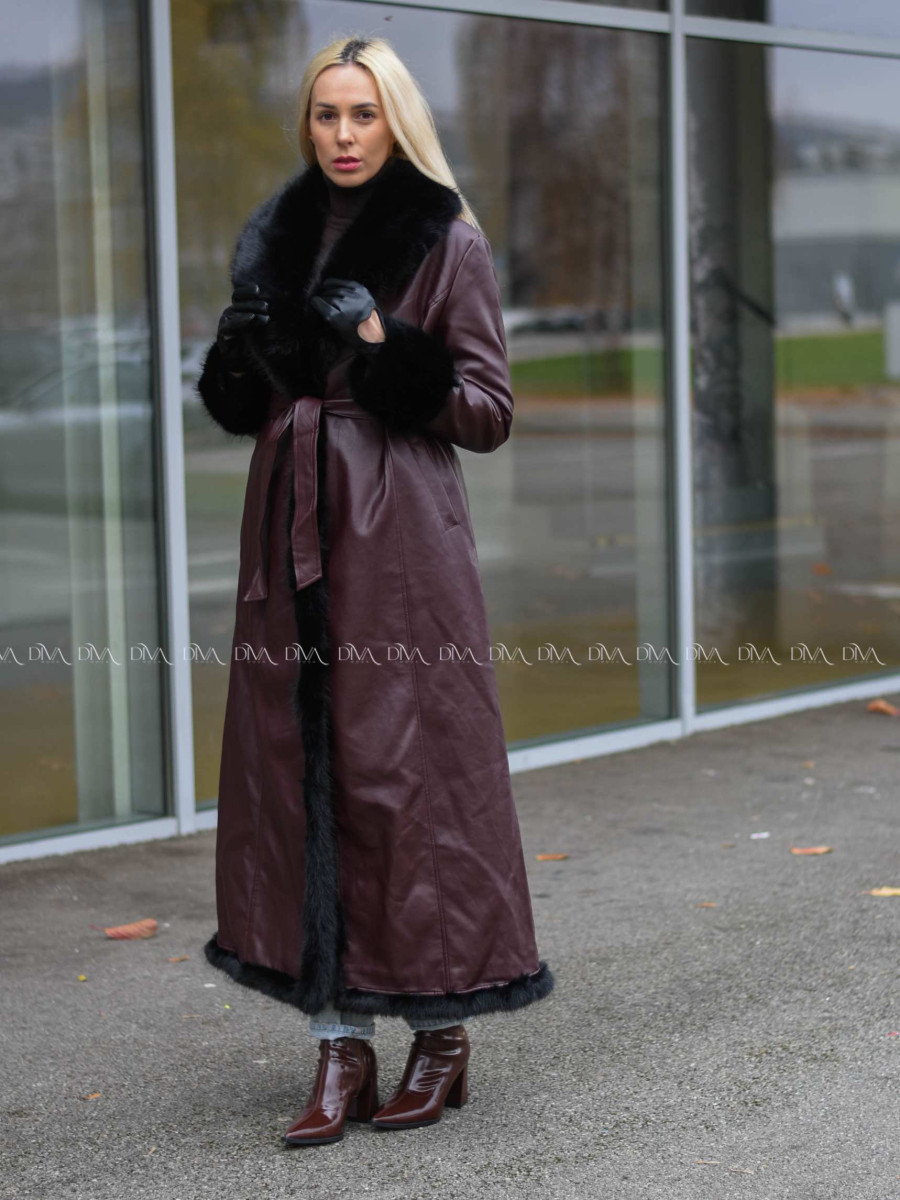 Zateplený koženkový kabát burgundy s čiernou kožušinou A 74