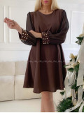 Šaty s perličkami na rukávoch hnedé A 186