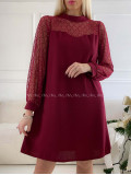 Šaty so sieťovanými rukávmi a trblietkami burgundy A 185