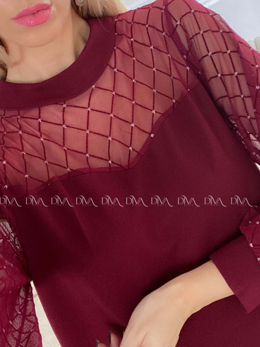 Šaty so sieťovanými rukávmi a trblietkami burgundy A 185