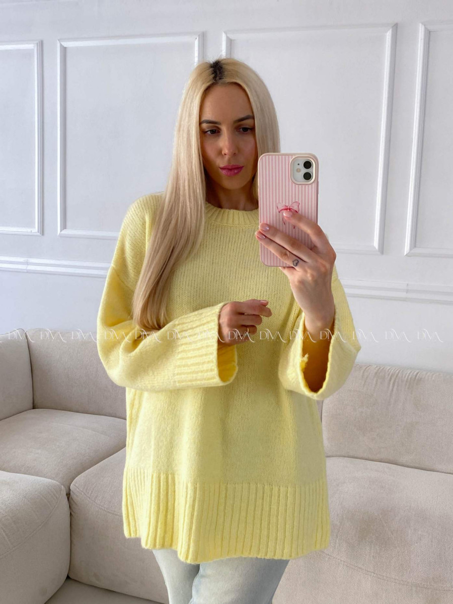 Oversize sveter žltý B 13