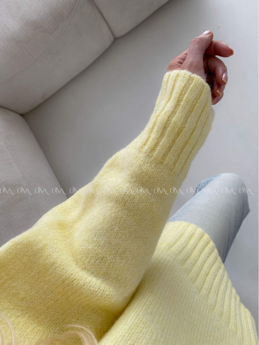 Oversize sveter žltý B 13