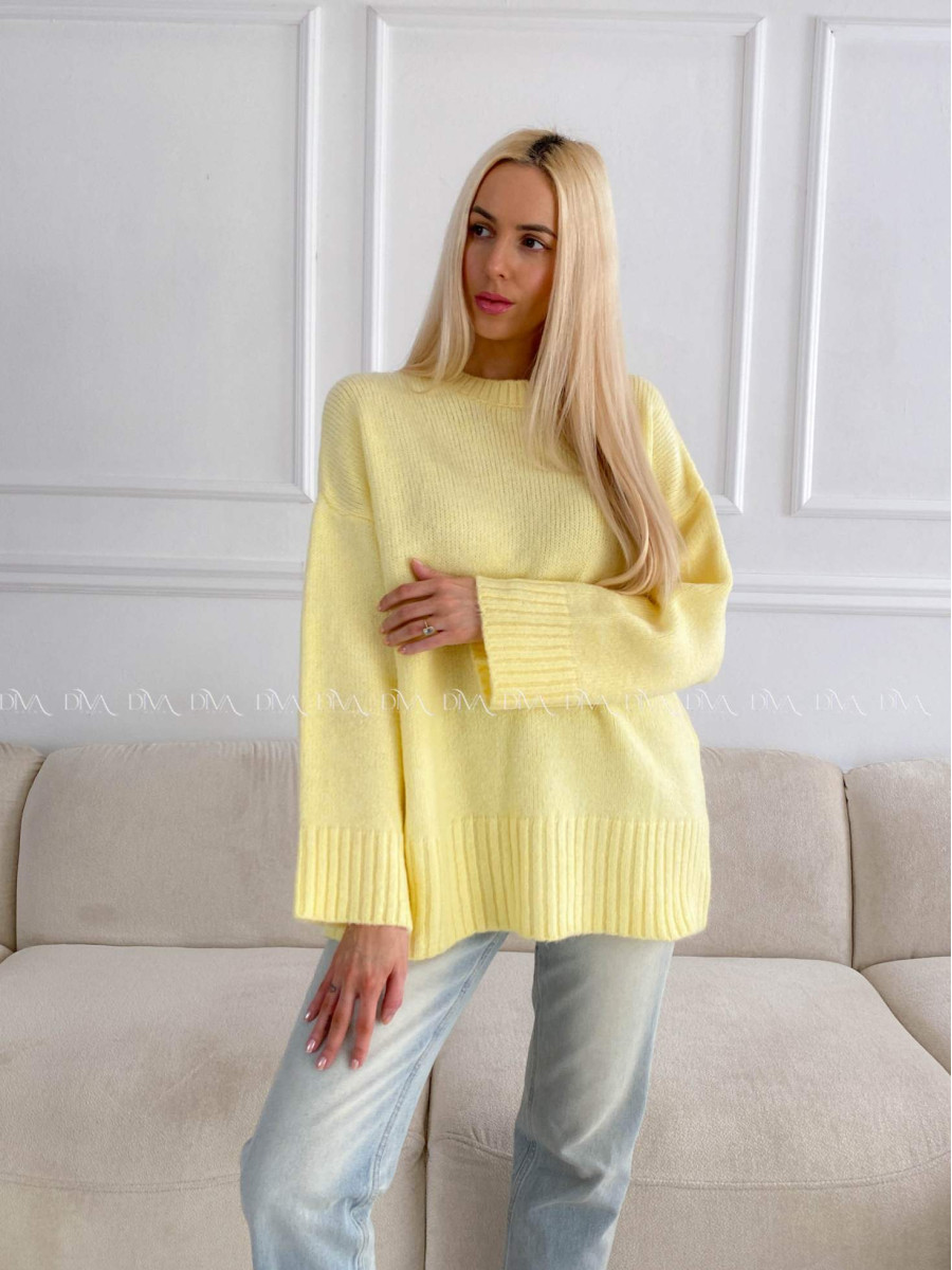 Oversize sveter žltý B 13