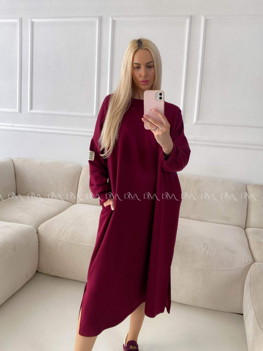 Športové maxi šaty s nášivkou burgundy A 205