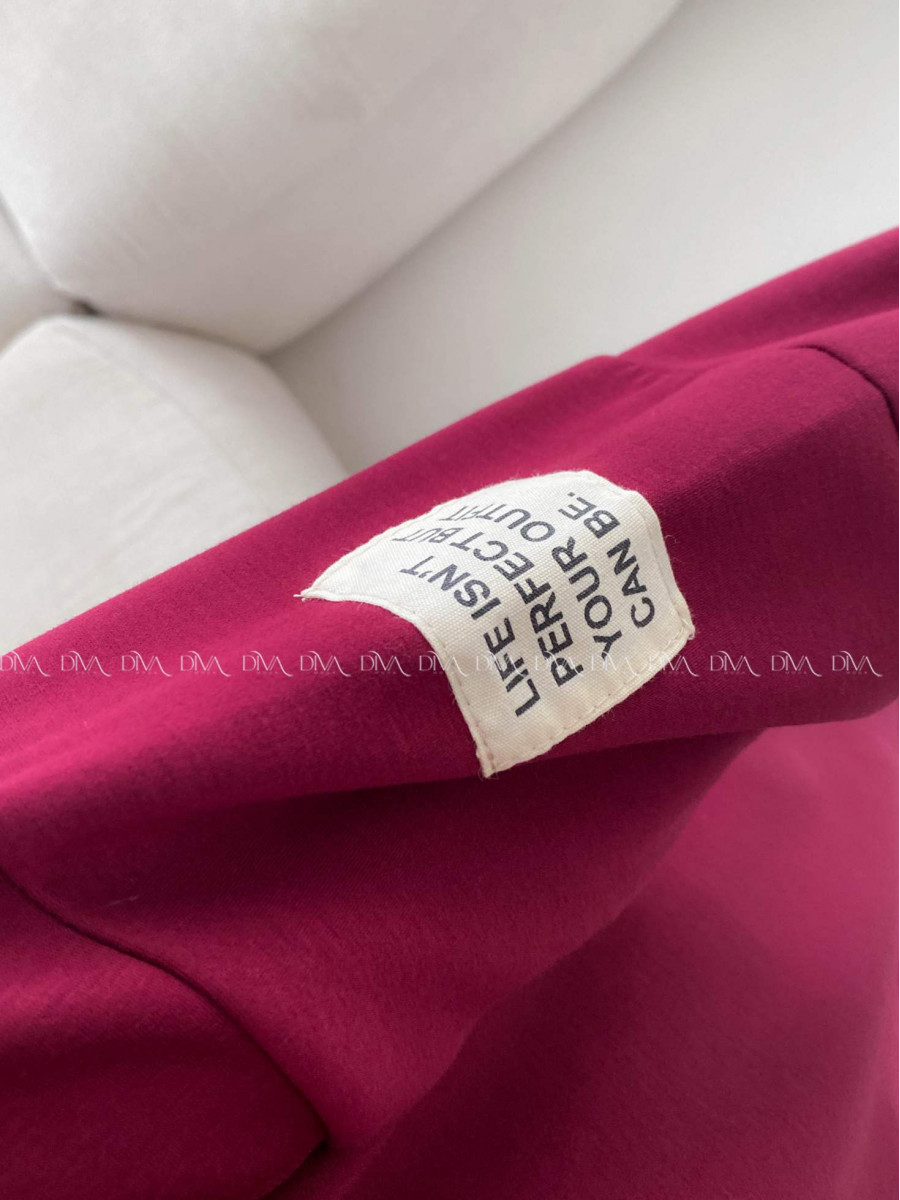 Športové maxi šaty s nášivkou burgundy A 205