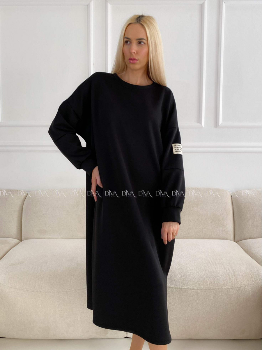 Športové maxi šaty s nášivkou čierne A 205