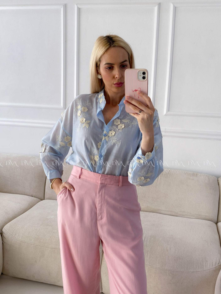 Blúzka s 3D kvetmi baby modrá A 207