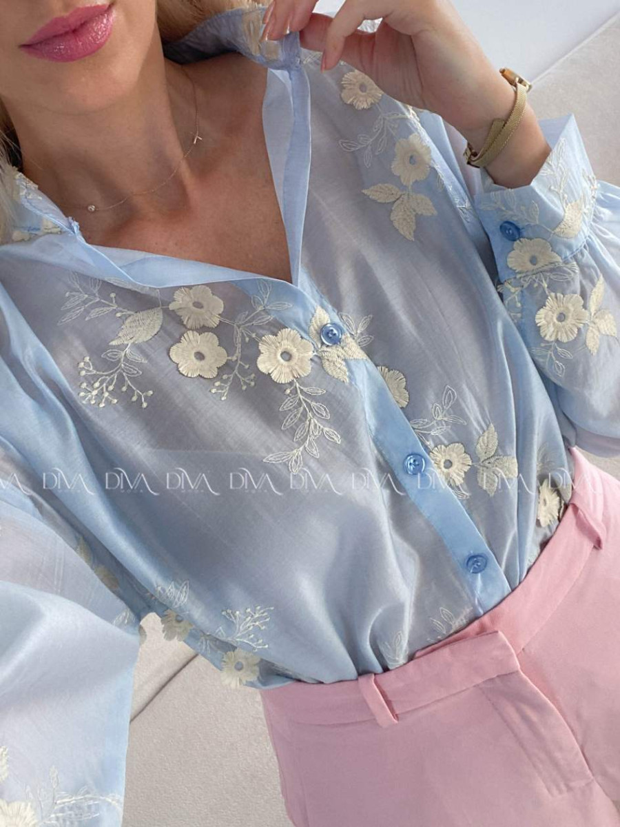 Blúzka s 3D kvetmi baby modrá A 207