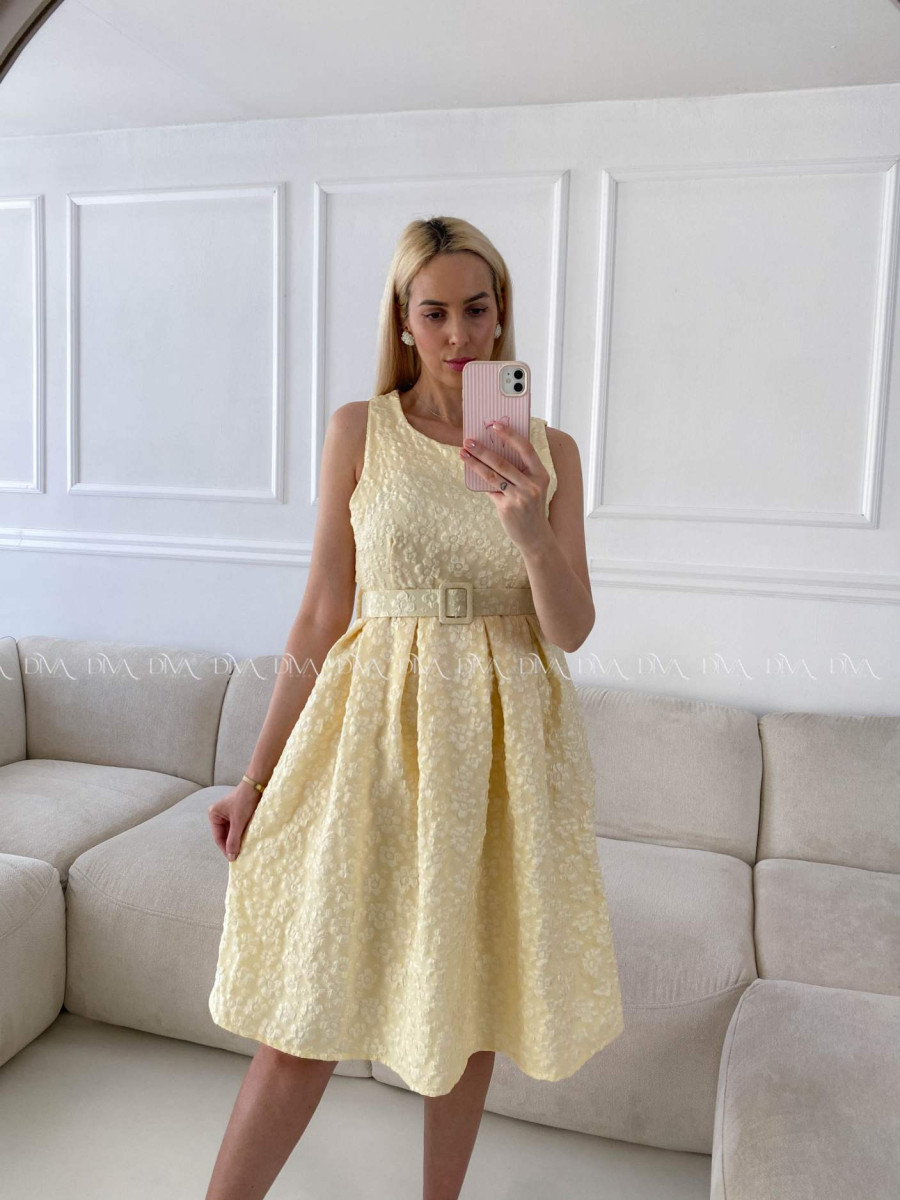 Elegantné midi šaty s 3D kvetmi žlté A 212
