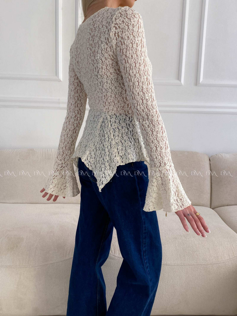 Krajkovaný asymetrický top ecru A 228