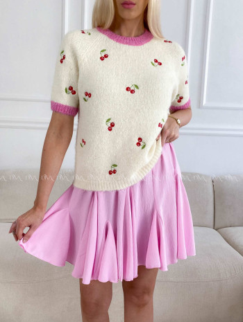 Pletený svetrík s vyšívanými čerešňami A 237