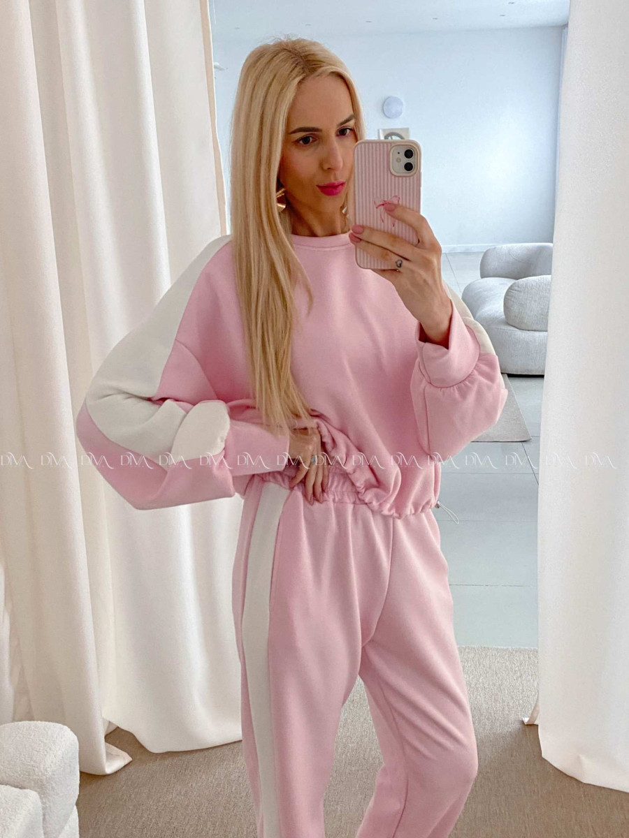 Hladký ležérny komplet s pruhom baby pink AB 26