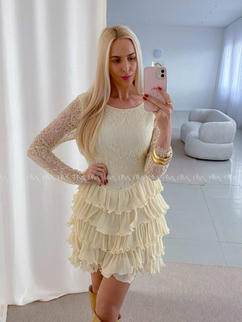 Krajkované elegantné šaty s volánovou sukňou vanilkové AB 50 Krajkované elegantné šaty s volánovou sukňou vanilkové AB 50