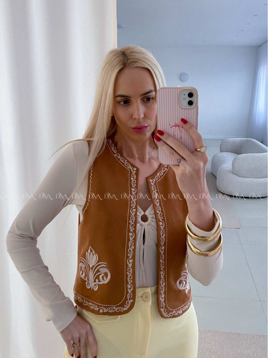 Semišová vyšívaná vesta hnedá AB 49