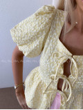 3D kvietkovaný peplum top na viazanie butter yellow AB 81