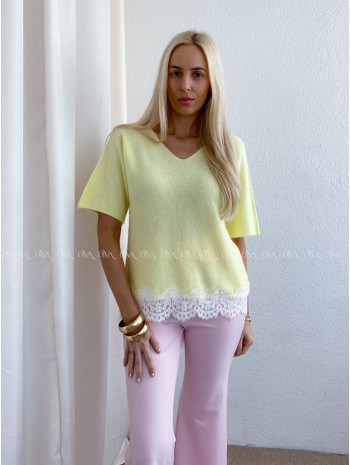 Svetríkový top s krátkym rukávom a krajkou citrónový AB 63