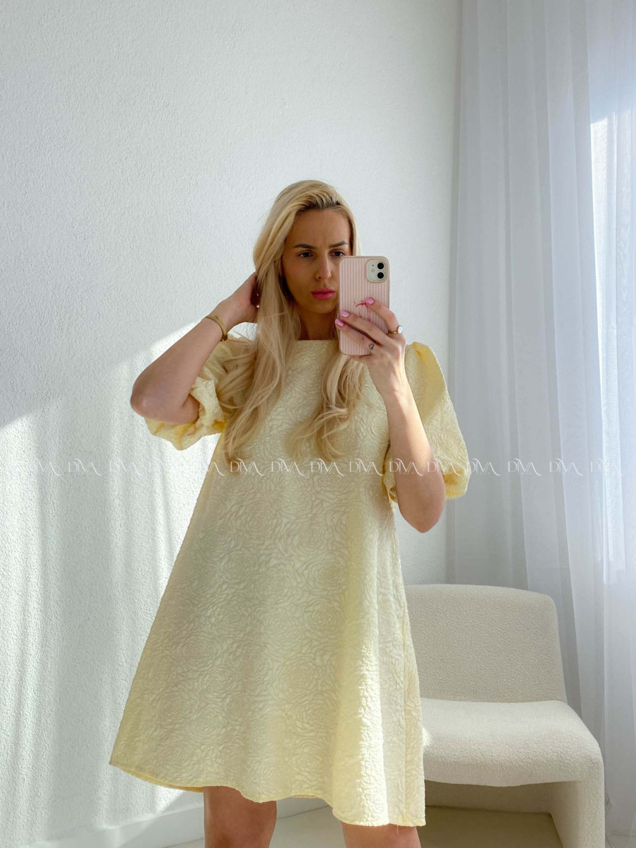 Elegantné šaty s 3d kvetmi rosses butter yellow AB 108