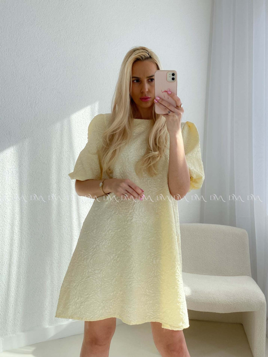 Elegantné šaty s 3d kvetmi rosses butter yellow AB 108