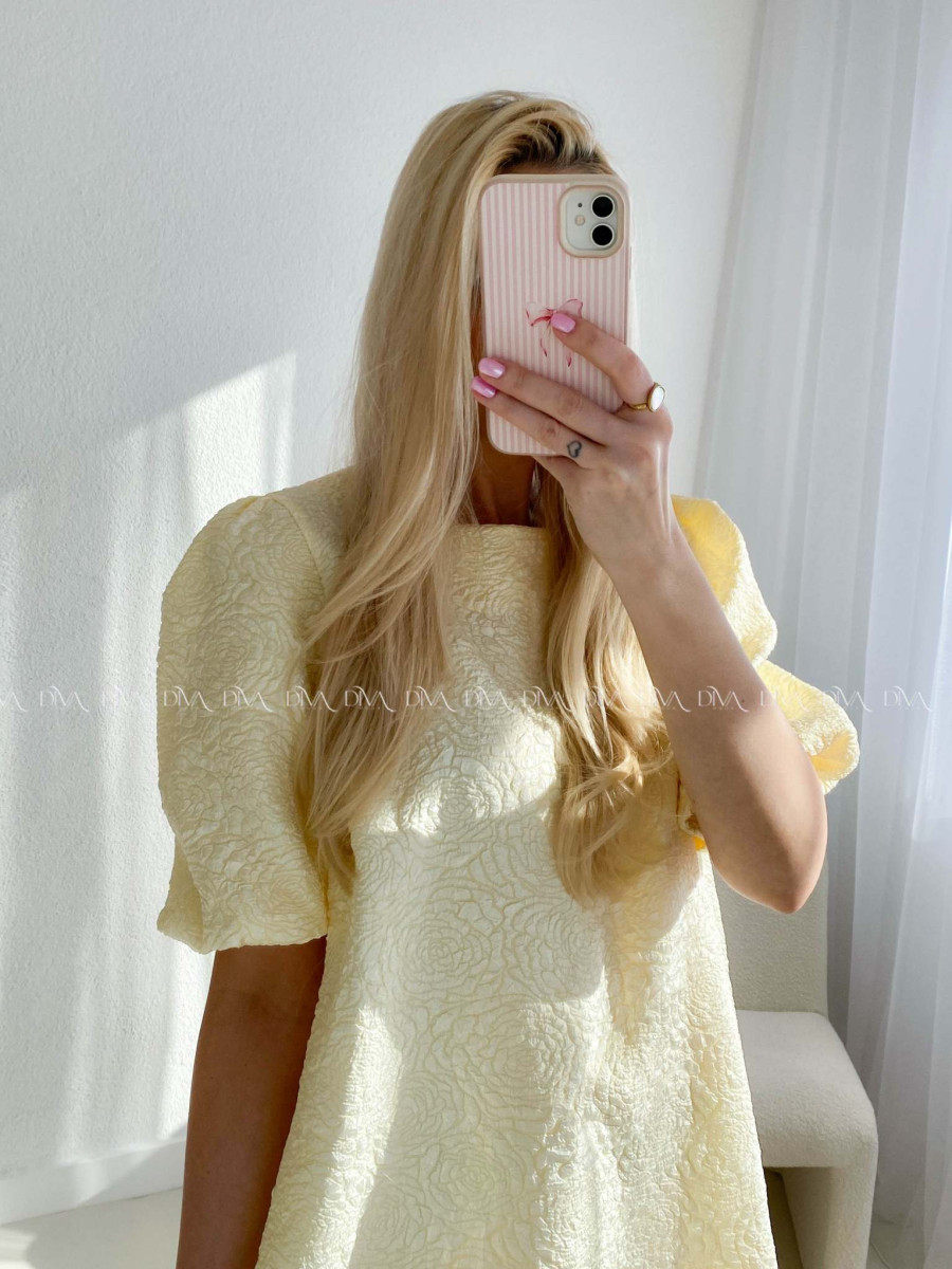 Elegantné šaty s 3d kvetmi rosses butter yellow AB 108