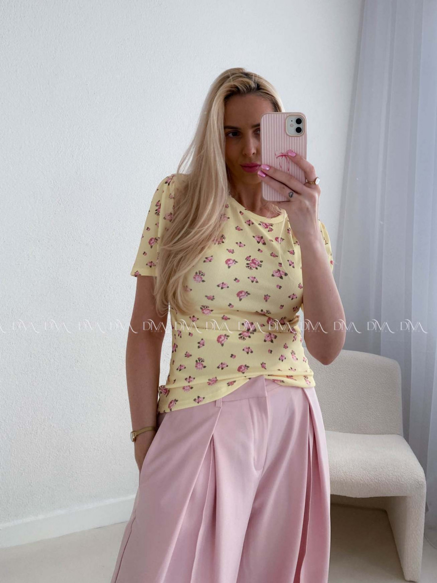 Rebrovaný top s puf rukávmi kvetinkový žltý AB 109