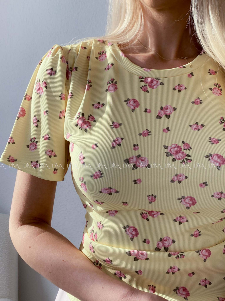 Rebrovaný top s puf rukávmi kvetinkový žltý AB 109