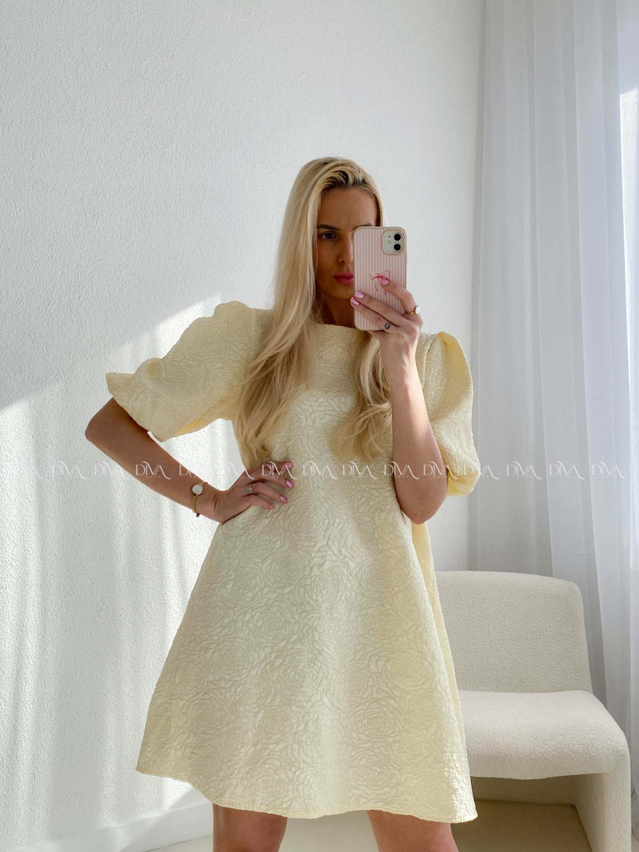 Elegantné šaty s 3d kvetmi rosses butter yellow AB 108
