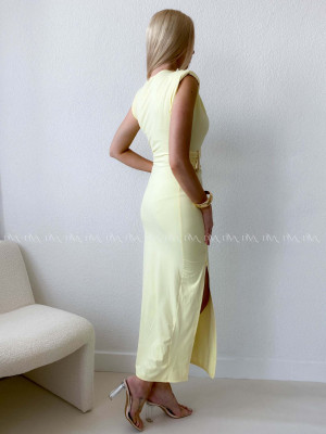 Priliehavé maxi šaty so sponou butter yellow AB 123