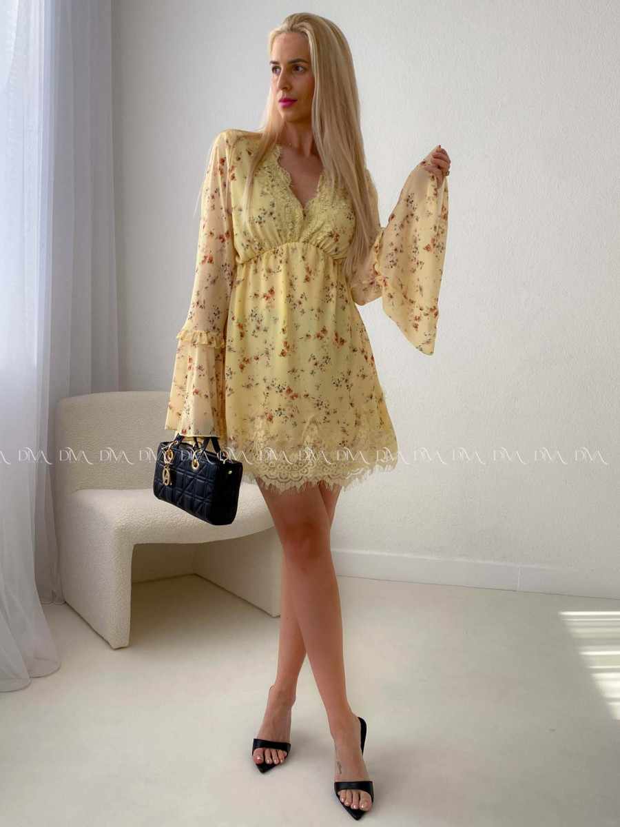 Ľahké kvetinkové šaty s krajkou a zvonovými rukávmi žlté AB 230