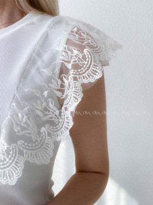 Tričko s volánikmi na ramenách biele AB 230