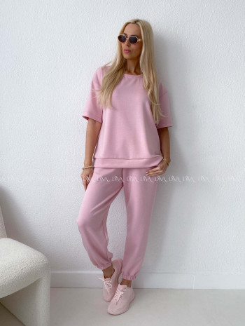 Pohodlný komplet s nášivkou ružový AB 128