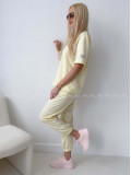 Pohodlný komplet s nášivkou butter yellow AB 128