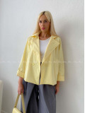 Skrátený trench coat butter yellow AB 136