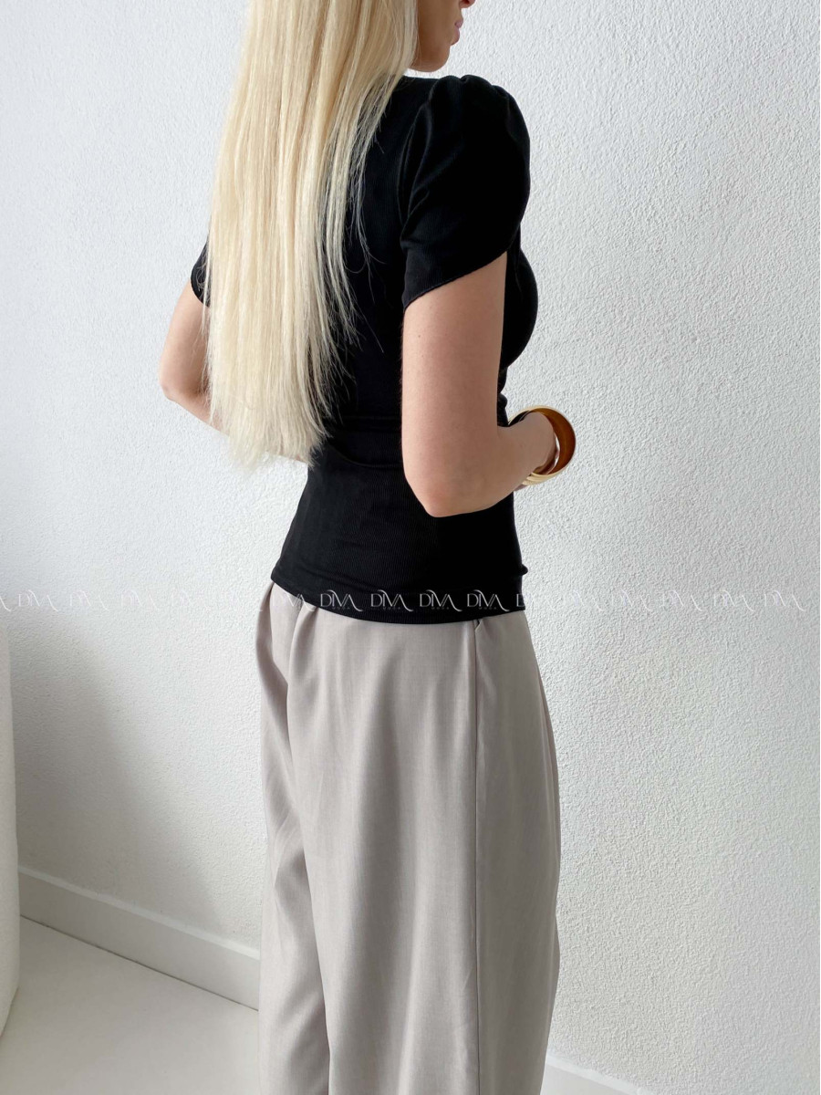 Rebrovaný top s tulipánovými rukávmi čierny AB 200