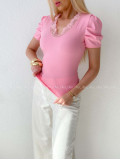 Rebrovaný top s krajkovaným detailom ružový AB 202