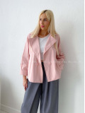 Skrátený trench coat pudrovo ružový AB 136