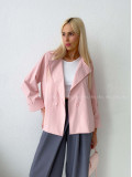 Skrátený trench coat pudrovo ružový AB 136