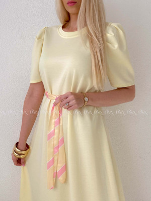 Hladké midi šaty s tulipánovými rukávmi butter yellow AB 162