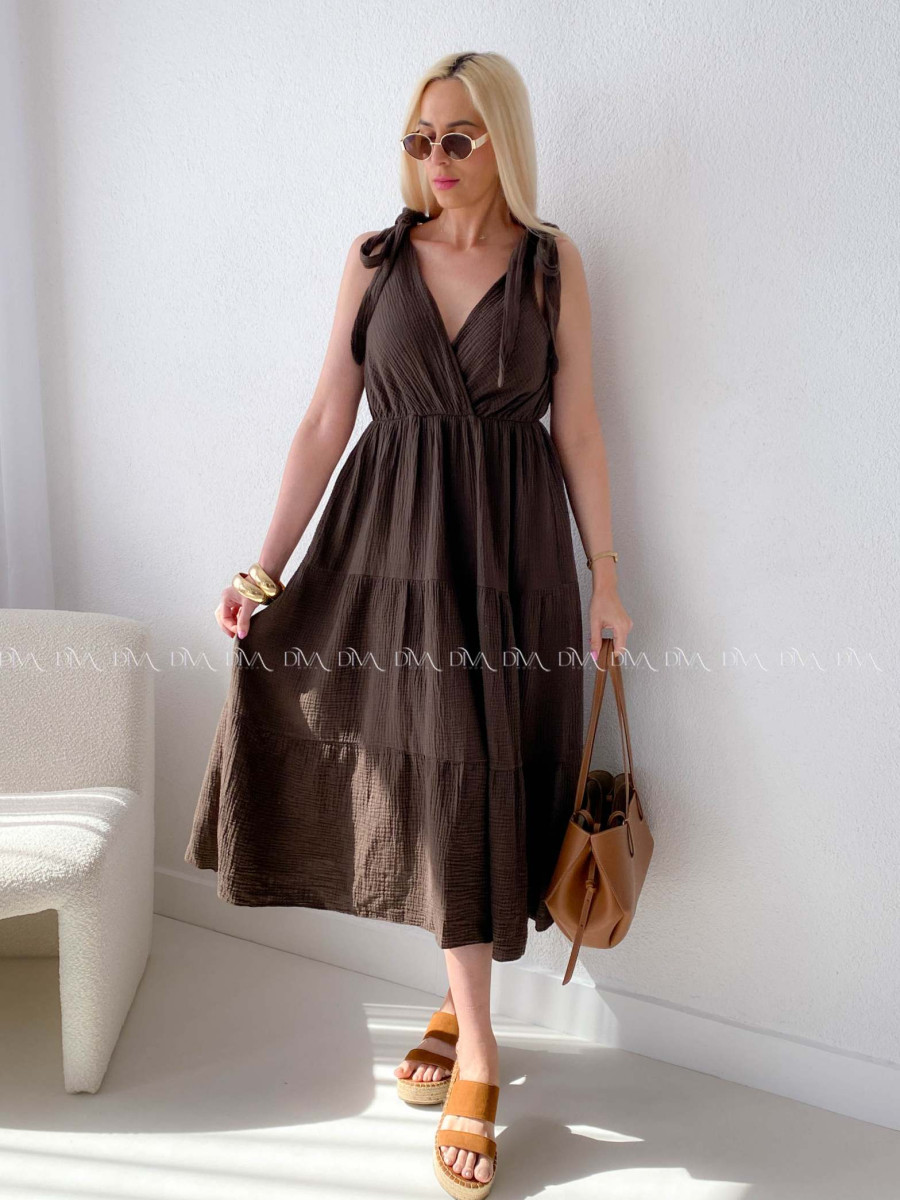 Mušelínové maxi šaty s viazaním na ramenách čokoládové AB 159