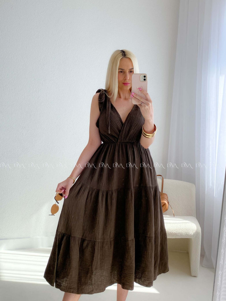 Mušelínové maxi šaty s viazaním na ramenách čokoládové AB 159