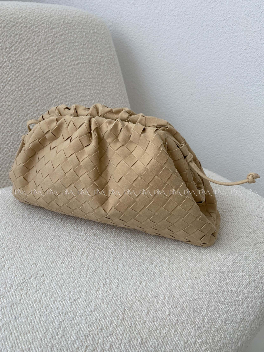 Prepletaná pouch kabelka s remienkom béžová