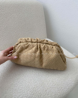 Prepletaná pouch kabelka s remienkom béžová